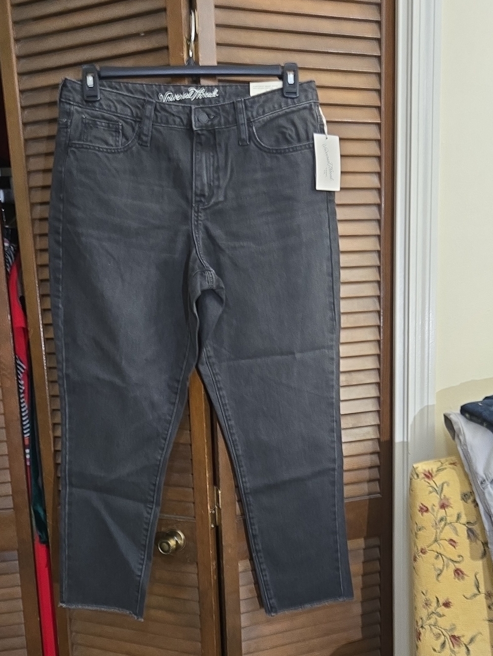 FINAL CLEARANCE 😀Dark Gray Relax Fit ,High Rise Straight Jeans
